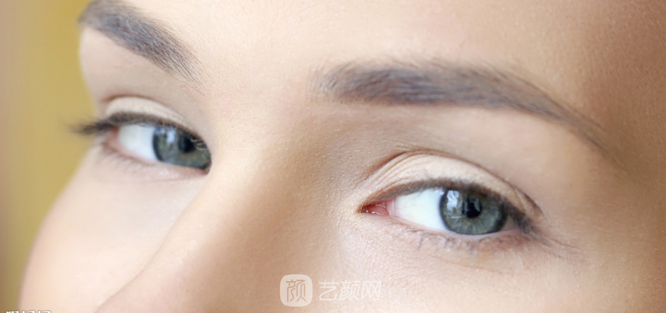 双眼皮要怎么割，才能别人才看不出来