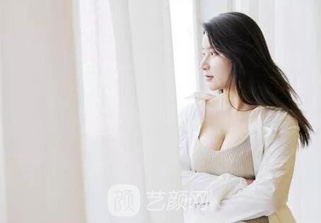 妙桃假体隆胸好吗?妙桃假体隆胸的缺点!