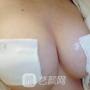 胸大比较好还是胸小比较好?