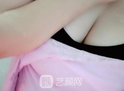 大胸女生应该怎么穿衣服?穿衣搭配!