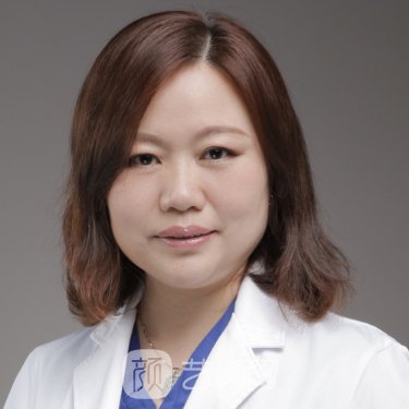 李伟
