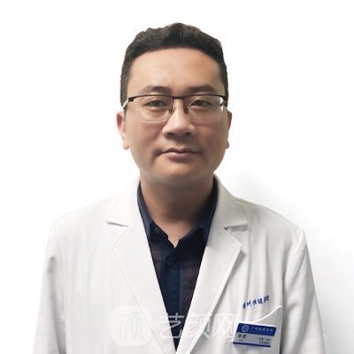 李君