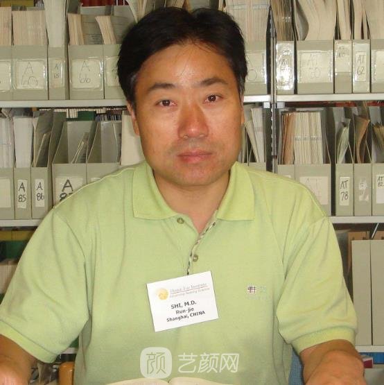 石润杰