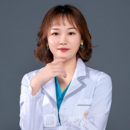 李伟