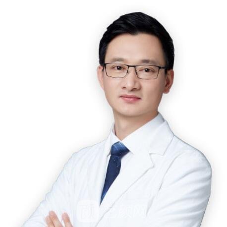张群