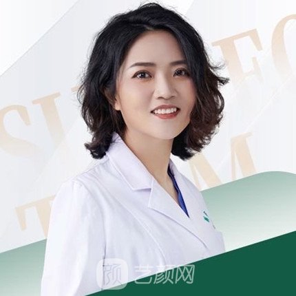 李秋彤