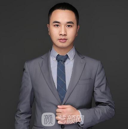 龙成云
