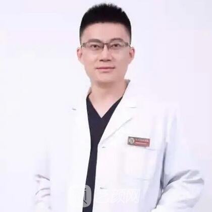 李磊
