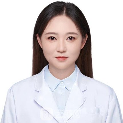 瞿靖