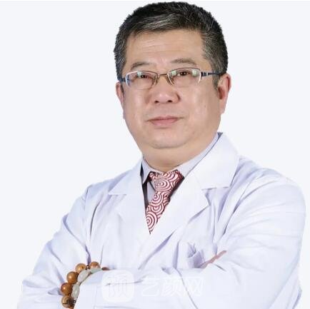 董帆