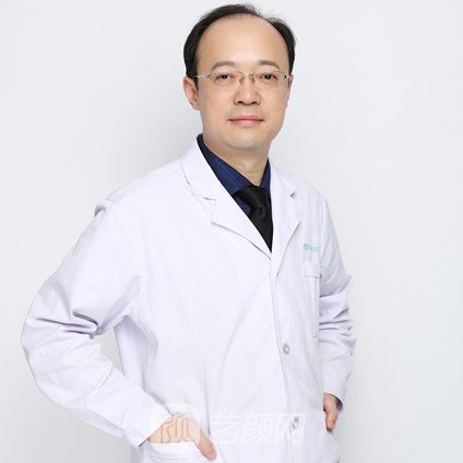 袁伟
