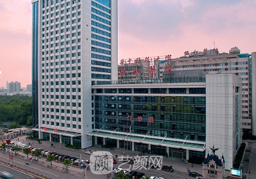 武汉协和医院隆胸价格分