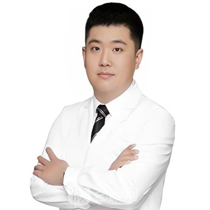 吕炜亮