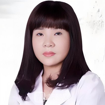 杨霞