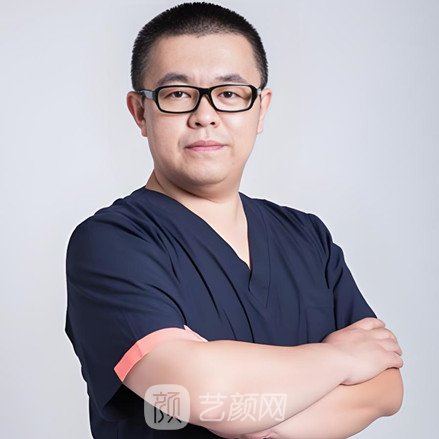 王强
