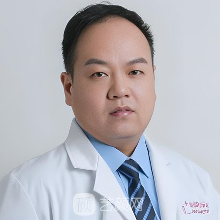 李东亮