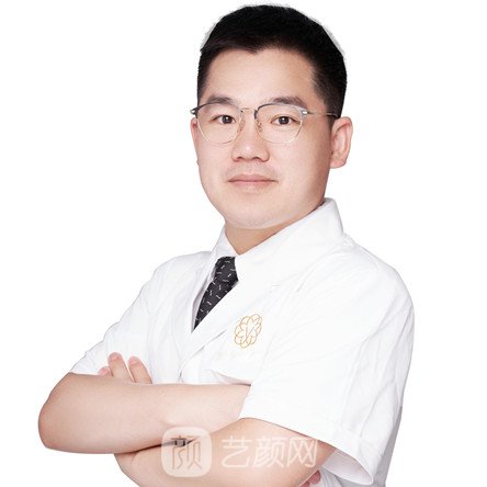 侯识志