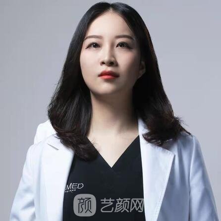 李清芳