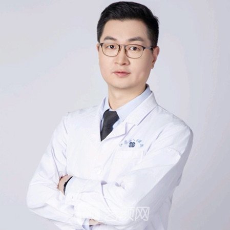 唐健