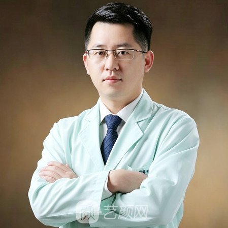 李朋