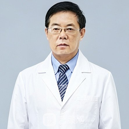 何茂文