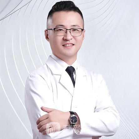 董帅成
