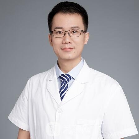 李磊