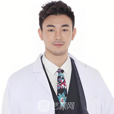 李嘉伦