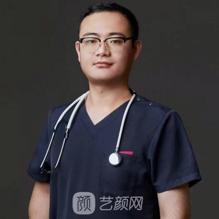 王薪博