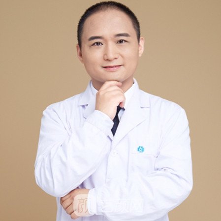 王炜