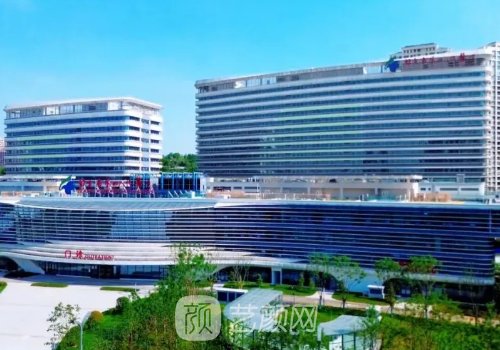 自贡四医院隆胸价格贵吗