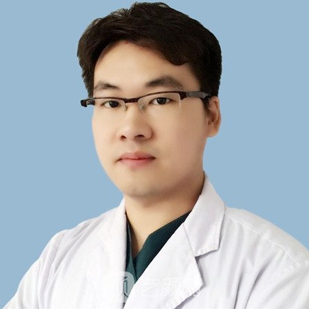 张群