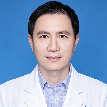 邓健