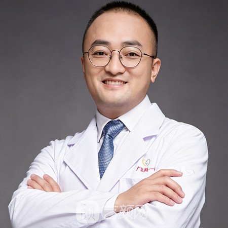 侯春