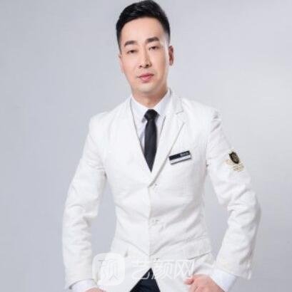 李泽岩